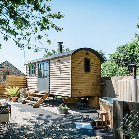 Boutique Cornish Shepherd'S Hut With Hot Tub Launceston Εξωτερικό φωτογραφία
