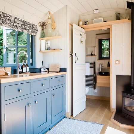 Boutique Cornish Shepherd'S Hut With Hot Tub Launceston Εξωτερικό φωτογραφία